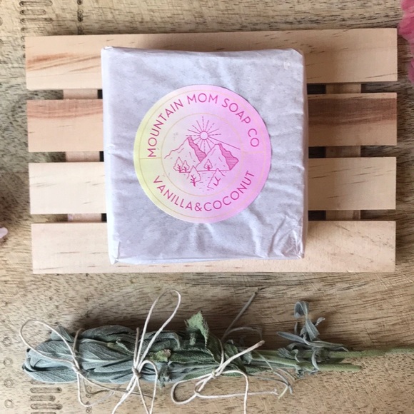 VANILLA&COCONUT Glycerin Bar Soap/ Mountain Mom Soap Co/ 4.5 oz / pink - Picture 8 of 9